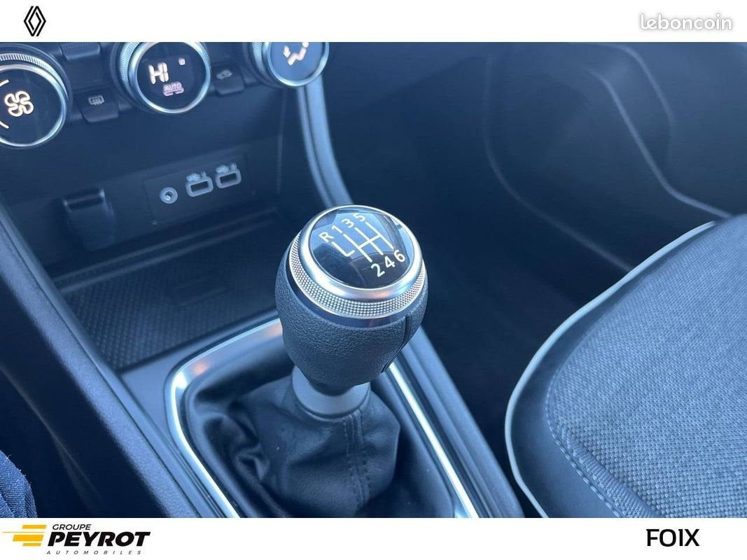 RENAULT Captur TCe 90 Techno (image 10)