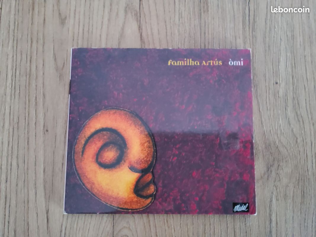 CD Familha Artús ‎– Òmi Digipak Folk 15 titres (image 1)