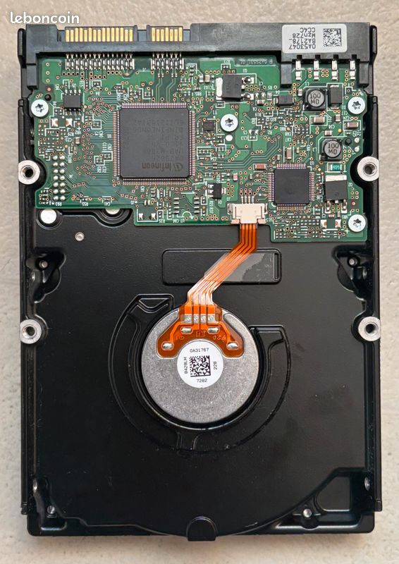Disque Dur Interne Hitachi 320Go 2.5" SATA Pour Portable – HTS545032B9A302