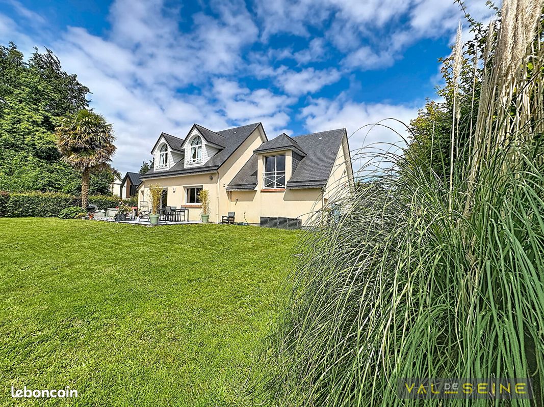 Maison 6 pièces 152 m² · à Saint-Martin-du-Vivier · 152 m² · 520 000 €