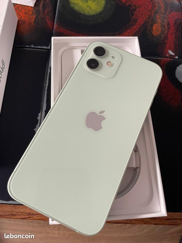 IPhone 12 vert 128Go parfait état (image 5)