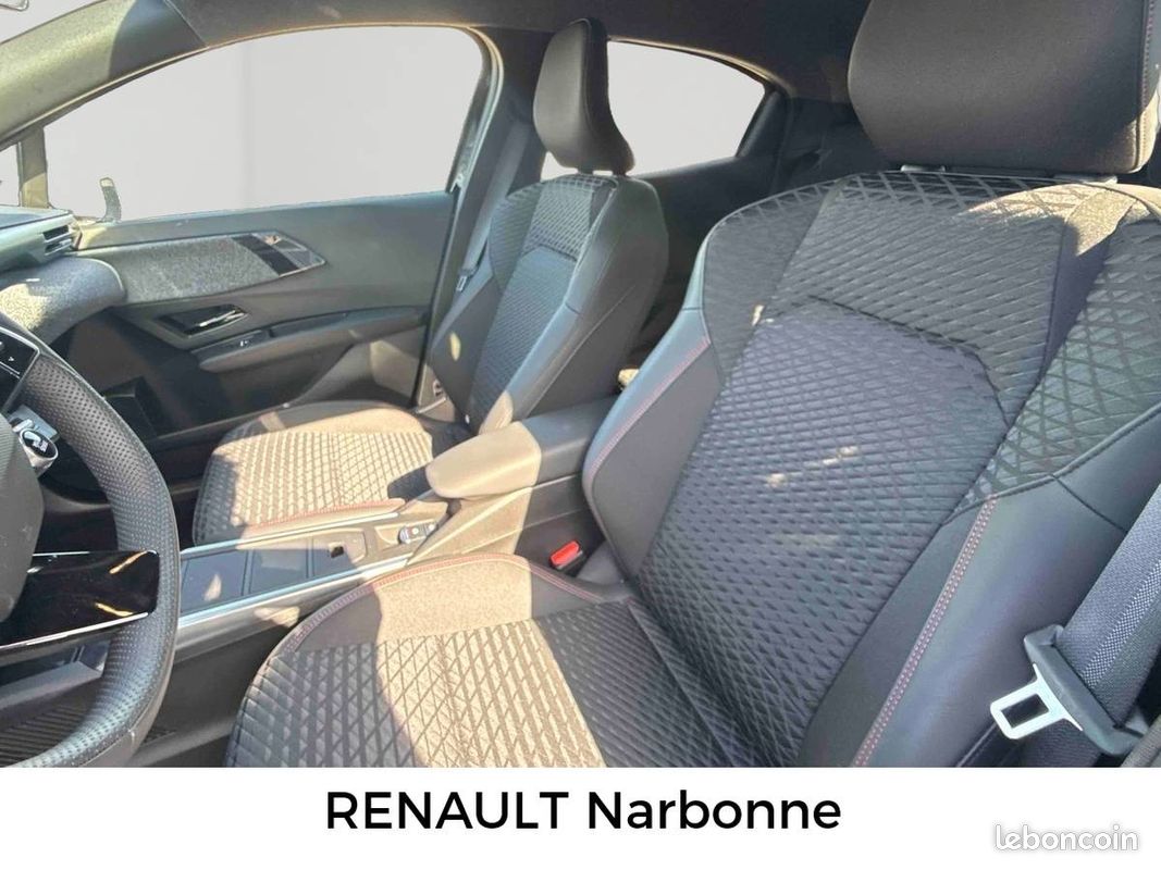RENAULT Clio E-Tech full hybrid 160 ch Techno (image 12)