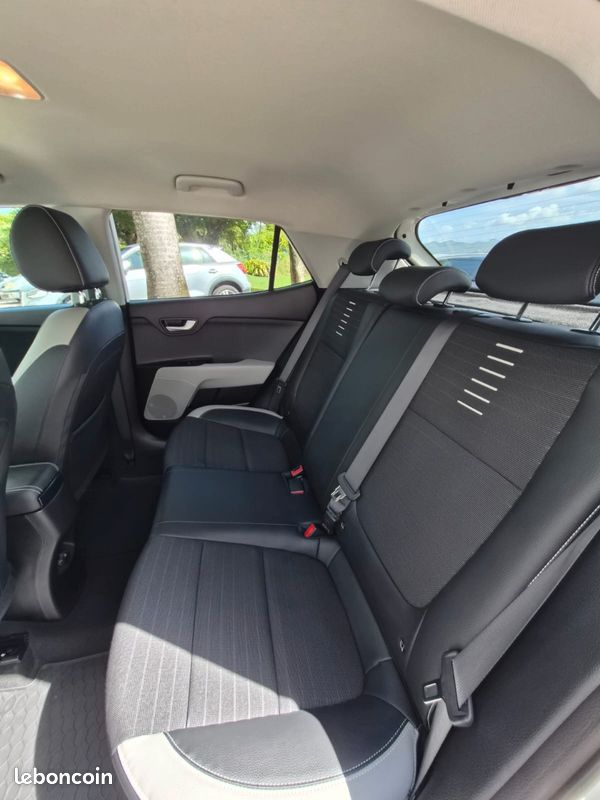 KIA STONIC 1.0 T-GDI 120CH ISG PREMIUM DCT7 euro6d-t (finition haut de gamme) Année 08/10/2019 35000km (image 8)