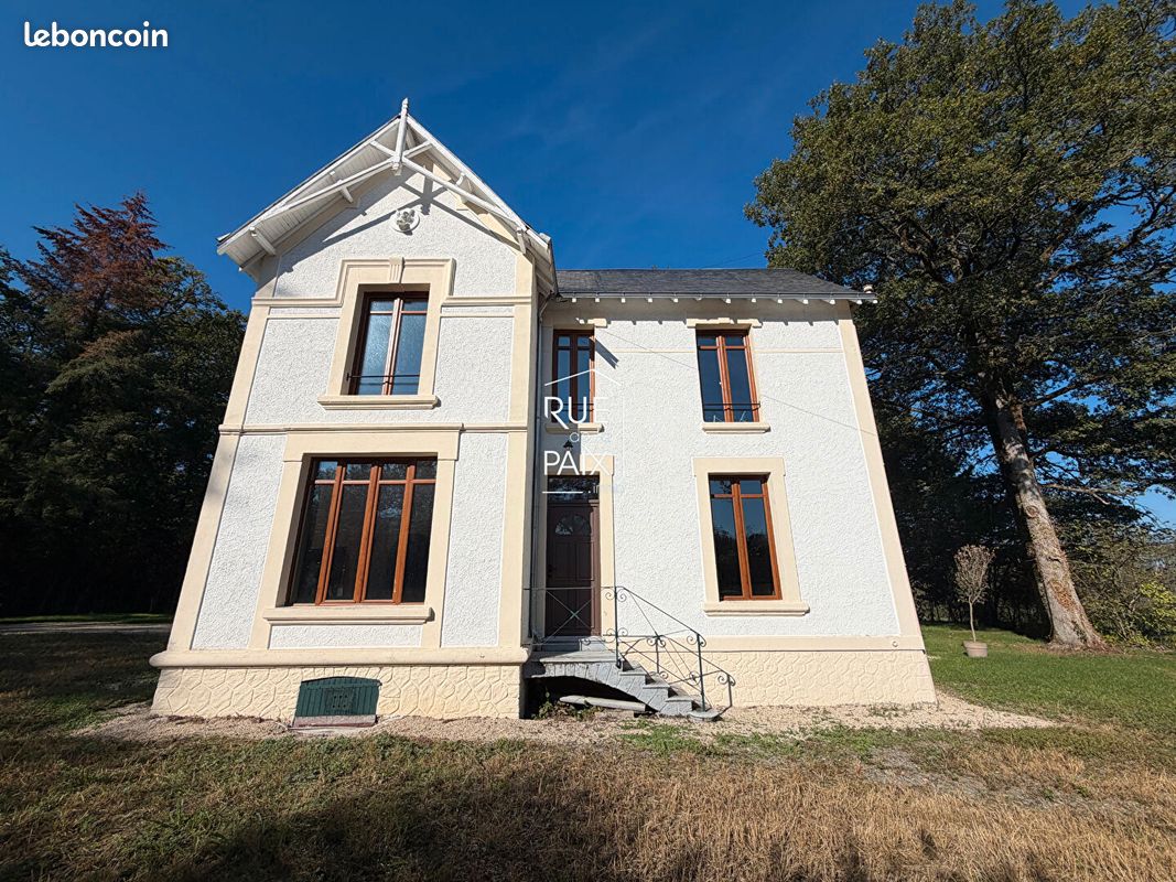 Maison 6 pièces 130 m² · à Reffannes · 130 m² · 165 000 €