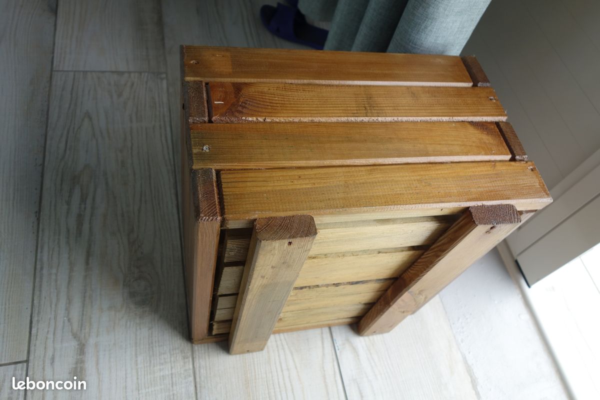 Jardinière cubique en bois (image 3)