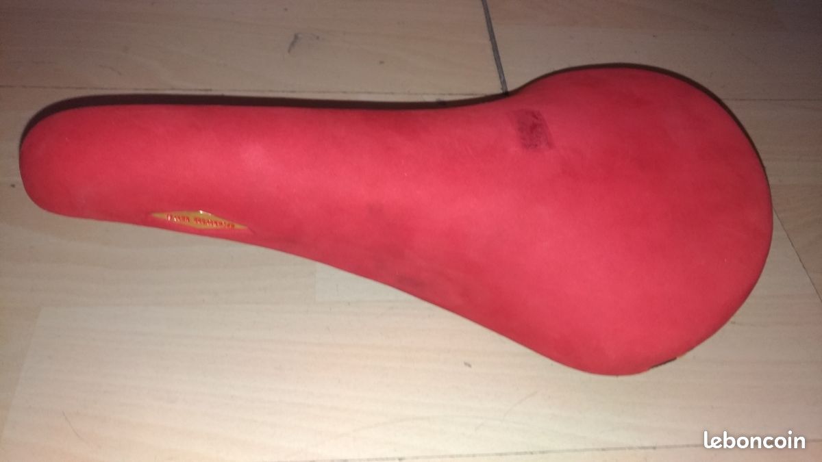 Selle San Marco Regale Selle de course Noir/rouge Large