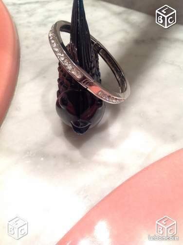 Bracelet fantaisie orné de strass neuf (image 2)