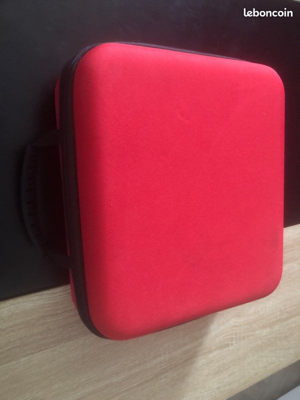 Vend sacoche de transport Nintendo switch rouge (image 1)
