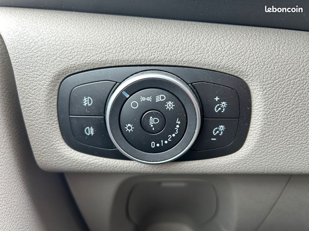 Ford tourneo custom combi 290 2.0 tdci 170 l1h1 bva start-stop - 8 places (image 25)