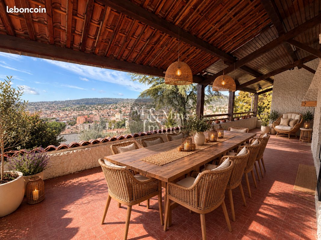 Maison 12 pièces 271 m² · à Manosque · 271 m² · 490 000 €