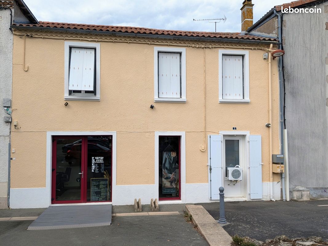 Maison 5 pièces 122 m² · à Saint-Pierre-des-Échaubrognes · 122 m² · 181 500 €