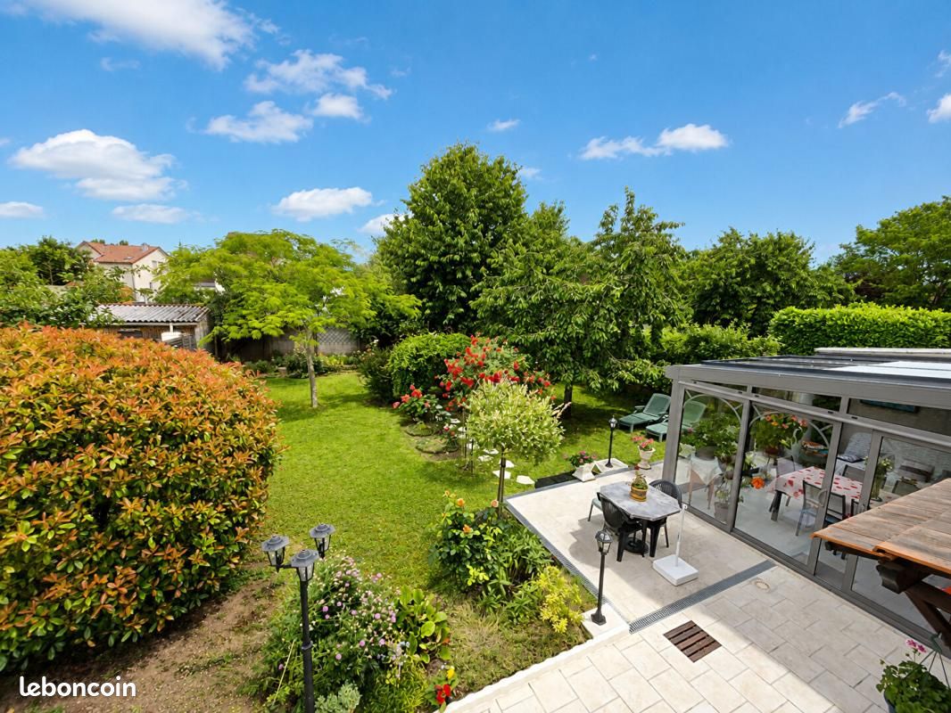 Maison 7 pièces 136 m² · à Brou-sur-Chantereine · 136 m² · 415 000 €