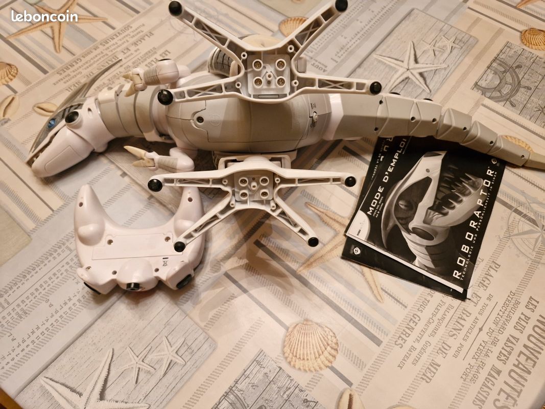 Robot (image 4)