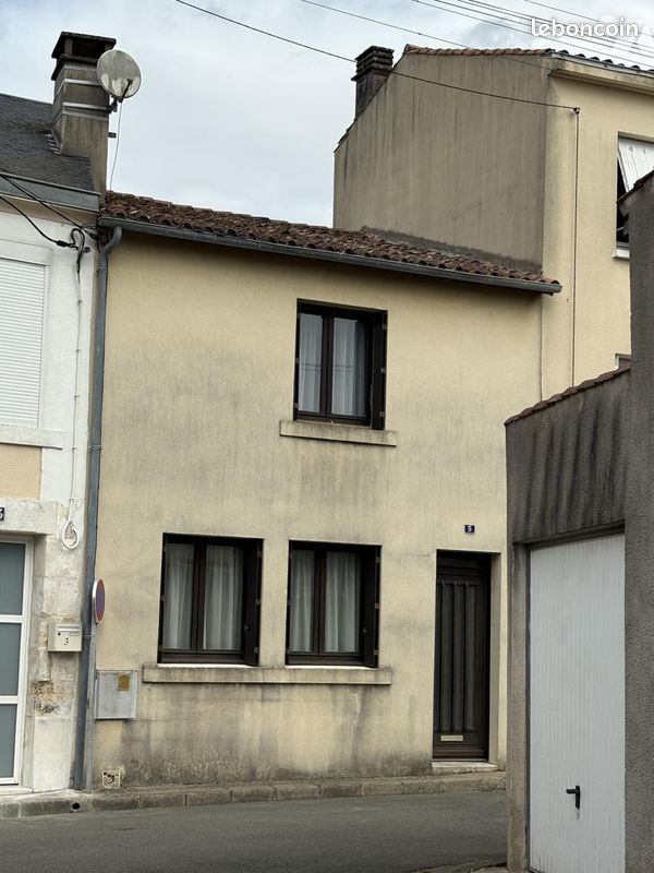 Maison 4 pièces 106 m² · à Fontenay-le-Comte · 106 m² · 127 000 €