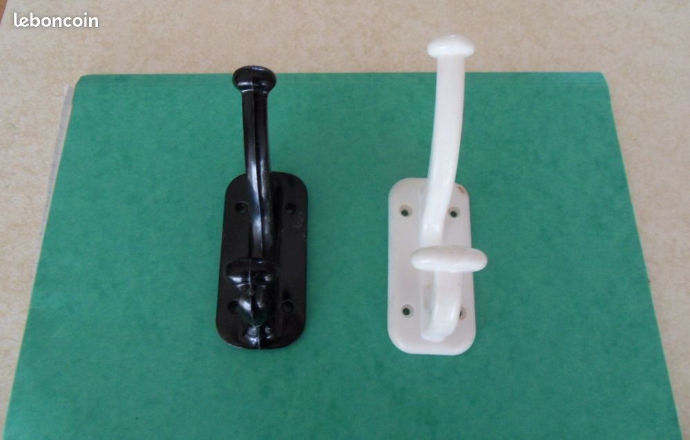2 Patères PVC (image 1)