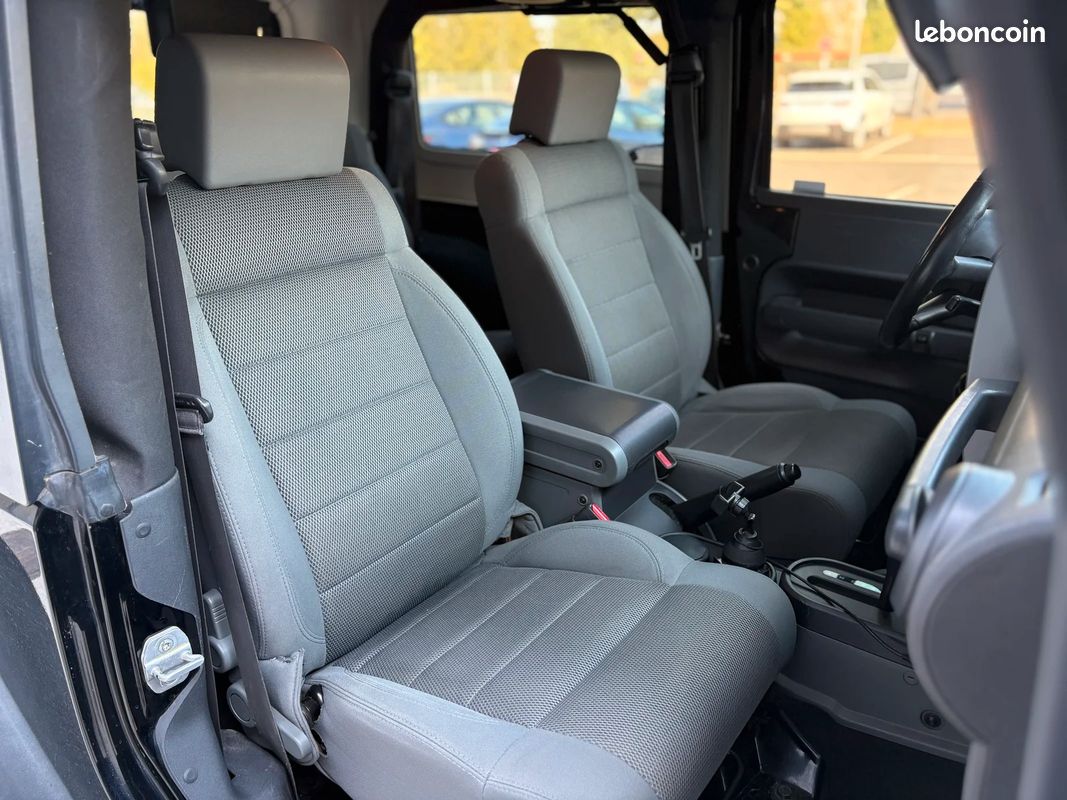 Jeep WRANGLER Rubicon 3.8 V6 199 CH BVA4 / Hardtop / Carplay / Camera De Recul (image 13)