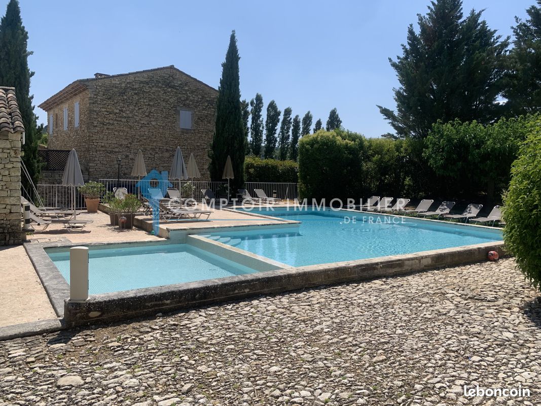 Maison 20 pièces 520 m² · à Rustrel · 520 m² · 1 484 000 €