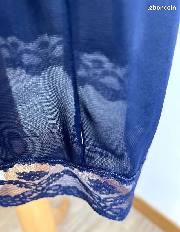 Combinaison Vintage En Dentelle - Taille 36/38, Couleur Lilas Fleuri - Occasion En Bon état