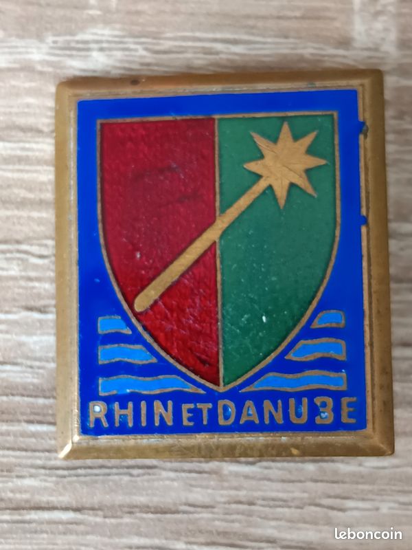 Médaille 1ère Armée – Rhin Et Danube – émail – 25x20 Mm – Made In France