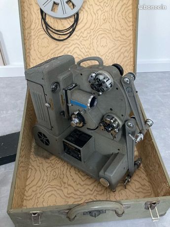 Projecteur HEURTIER Des Années 70 Marray 37370 Films - Vidéo - DVD