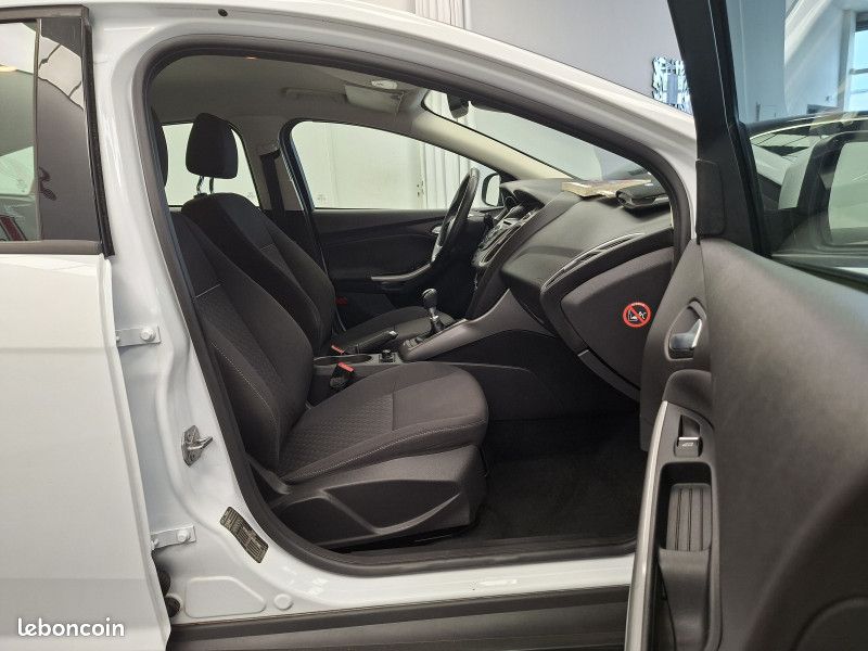 Ford FOCUS 1.0 scti 125 ch 1ère main / Clim Auto / Régulateur / Radar / Bluetooth / (image 17)