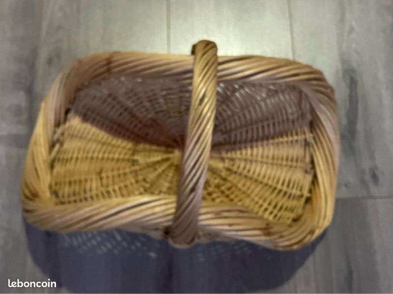 Joli panier en osier Très bon état (image 3)