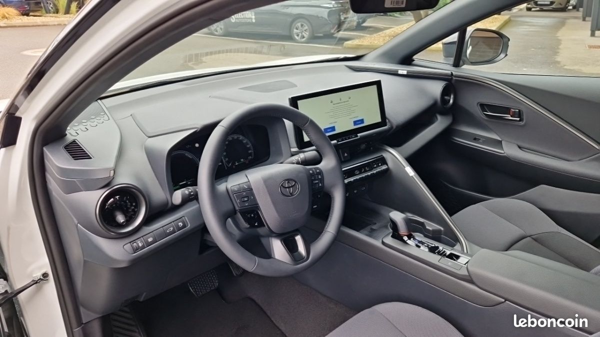 Toyota C-HR 1.8 Hybride 140 Design (image 16)