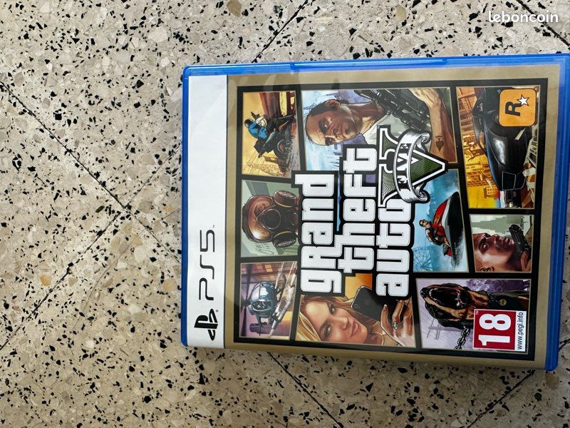 Ps5 avec jeu fifa 24 et gta5 (image 3)