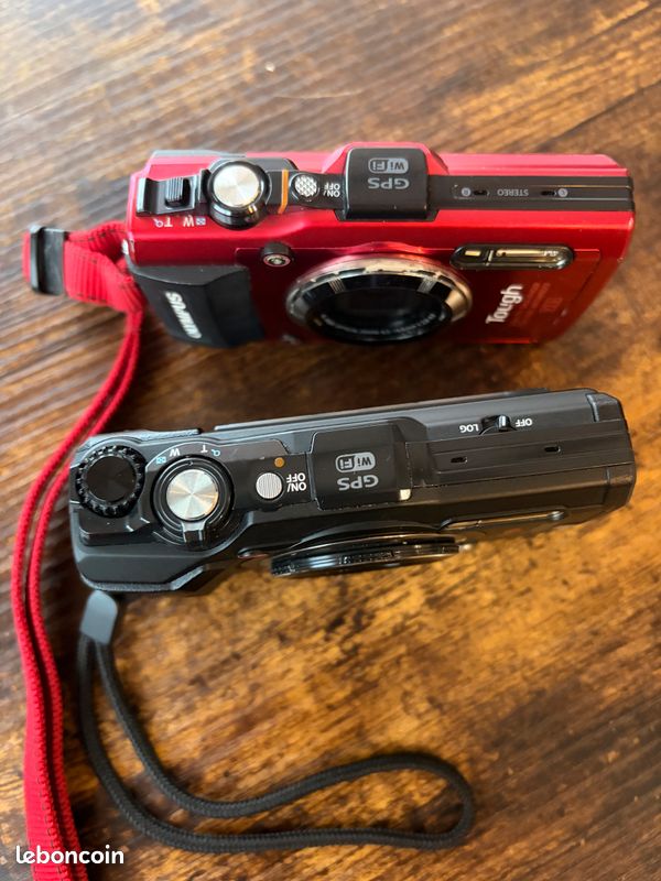Lot de 2 appareils photo Olympus Tough TG-2 + 4 batteries et accessoires (image 2)