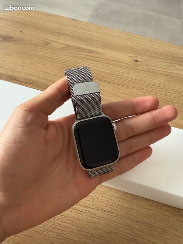 Apple Watch SE (image 5)