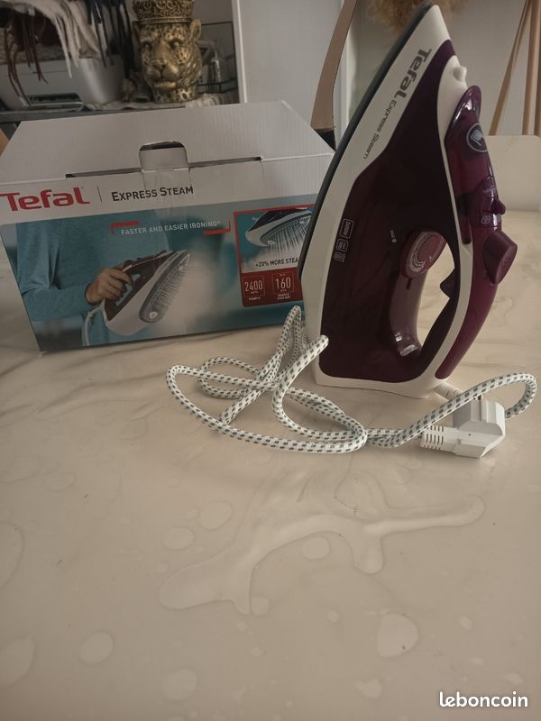 PHILIPS Fer à repasser vapeur Azur Series 7000 (DST7060/20