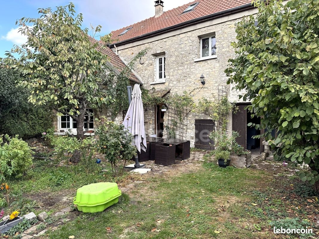 Maison 5 pièces 121 m² · au Mesnil-Aubry · 121 m² · 319 000 €
