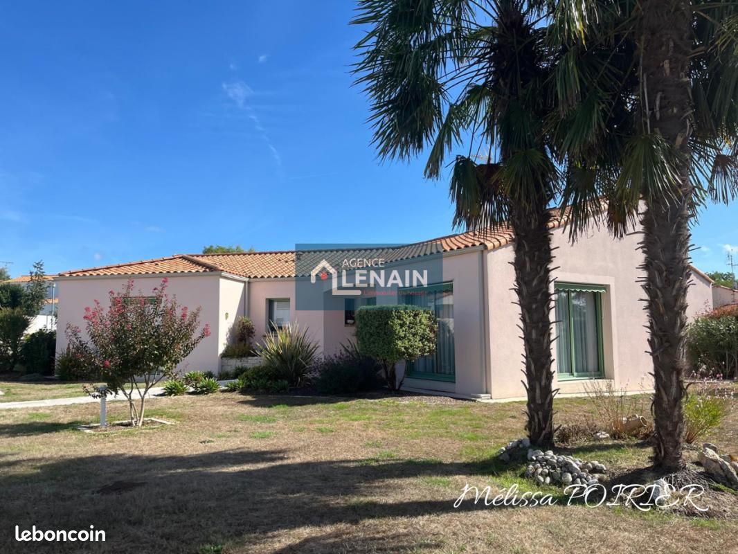 Maison 6 pièces 141 m² · aux Herbiers · 141 m² · 374 400 €