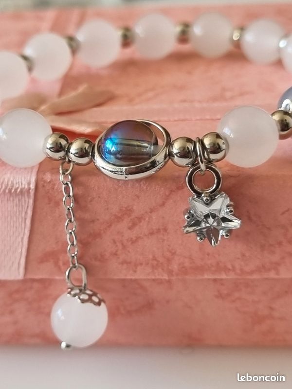 Bracelet Ajustable Avec Breloque Perle Verre - Bleu, Blanc Nacré, Argenté, Neuf Sans Emballage