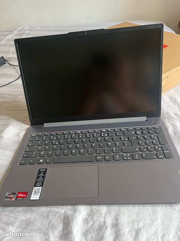 Lenovo IdeaPad Slim 3 15ABR8 (image 1)