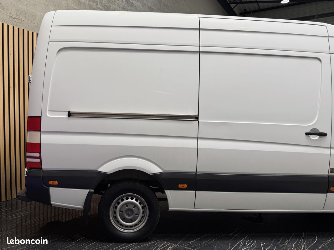 MERCEDES SPRINTER FOURGON 32N 3.0t 219 CDI 3.0 190 BVM Euro5 ÉTAT NEUF RIEN A PRÉVOIR 119 319 (image 13)