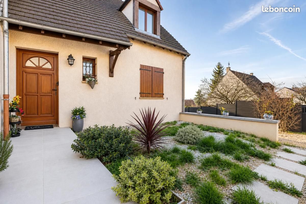 Maison 6 pièces 200 m² · à Crosne · 200 m² · 499 000 €