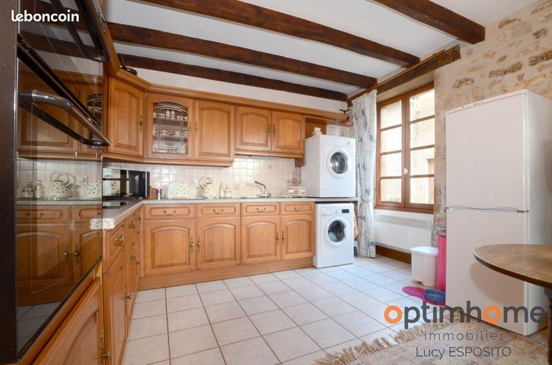 Maison de village 6 pièces 187 m² - Épenède 16490 (image principale 4)