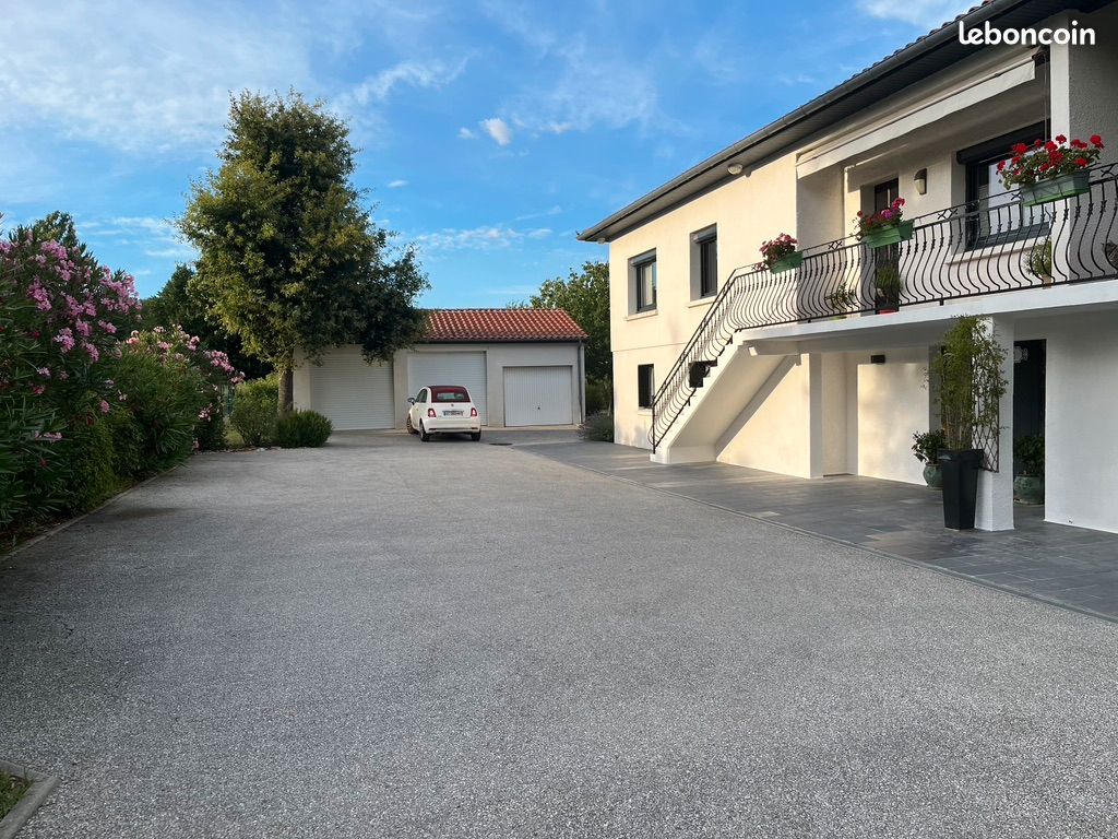 Maison 9 pièces 233 m² · à Eaunes · 233 m² · 650 000 €