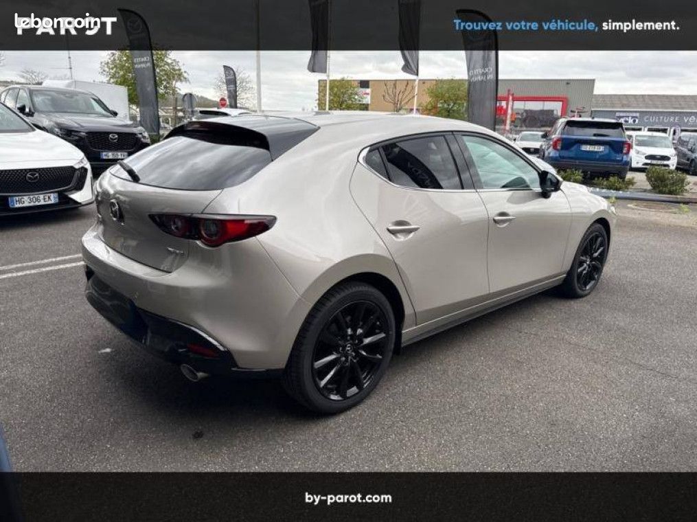 Mazda 3 2024 Berline 2.0L e-SKYACTIV-X M Hybrid 186 ch BVA6 Exclusive-Line (image 2)