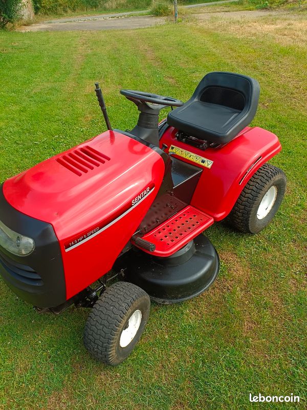 Tracteur tondeuse autoportée du groupe Husqvarna moteur Briggs et stratton (image 1)