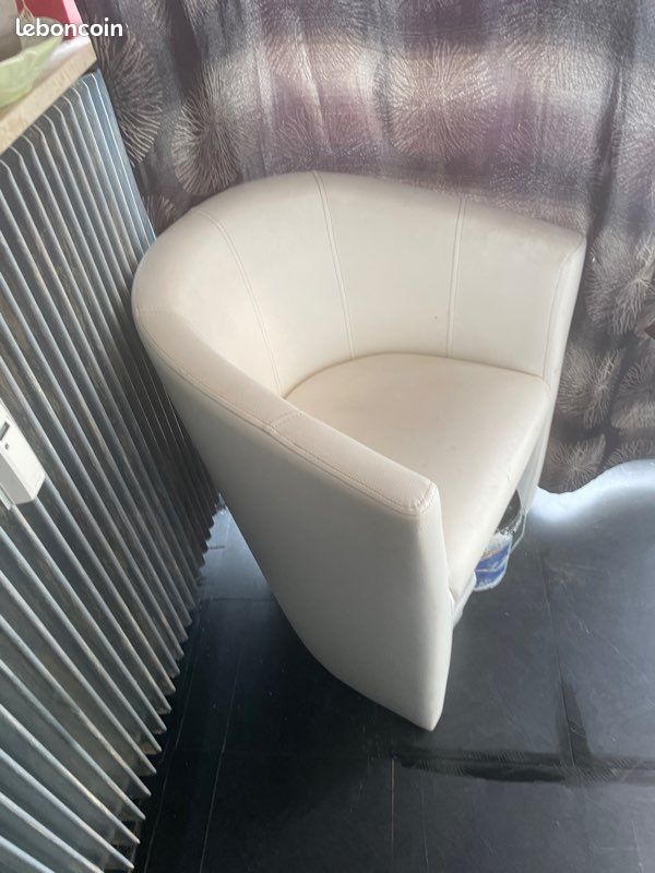 Fauteuil blanc (image 2)
