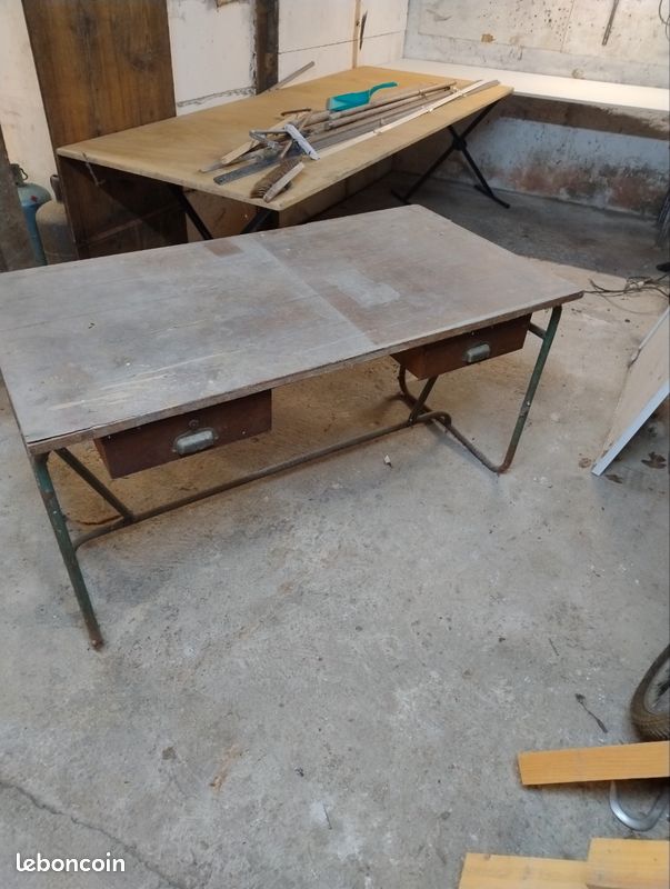 Bureau (image 1)