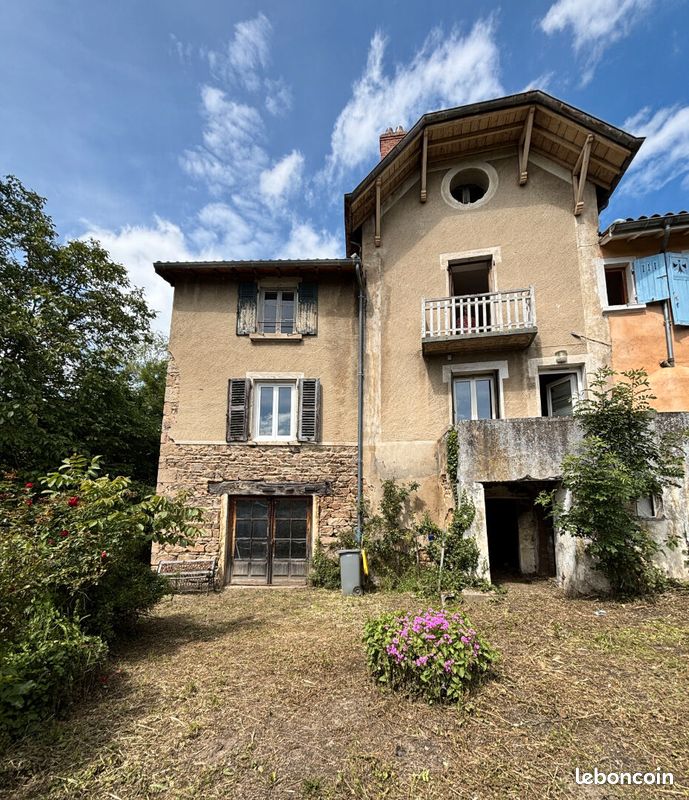 Maison 4 pièces 100 m² · à Vaugneray · 100 m² · 185 000 €