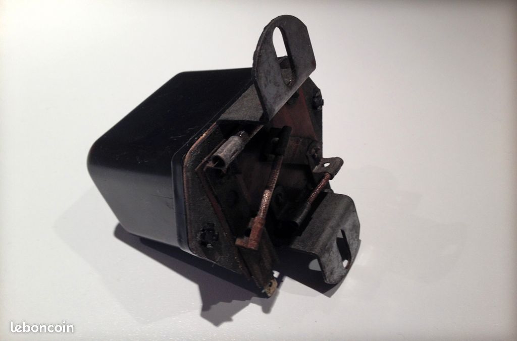 Régulateur de tension alternateur pour 504cc (image 2)