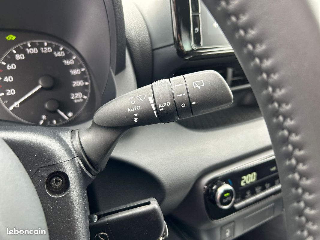 MAZDA Mazda2 Hybrid 1.5L CVT 116 ch Centre-Line (image 15)