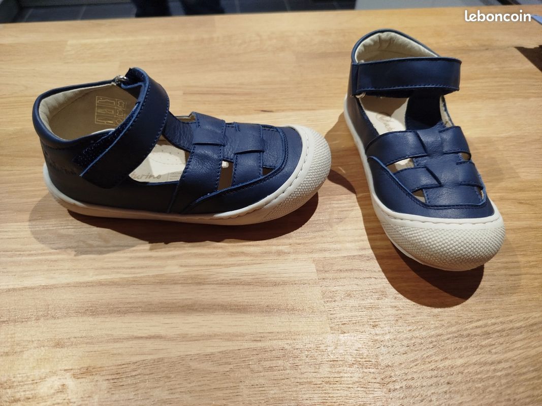 Chaussures Mary Jane Naturino Fille - Bleu Marine Avec Fleurs - Taille Jeunesse 9 US - Neuves Sans Emballage