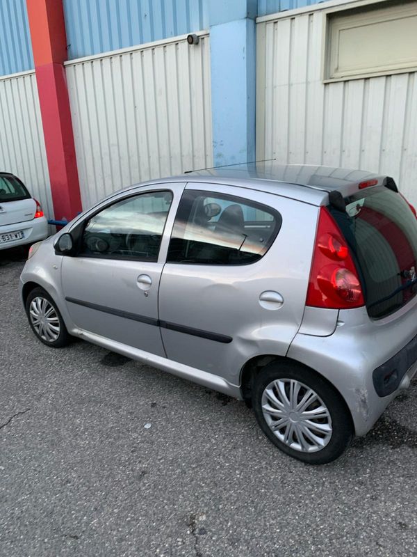 Peugeot 107 hdi 55 confort - Voitures