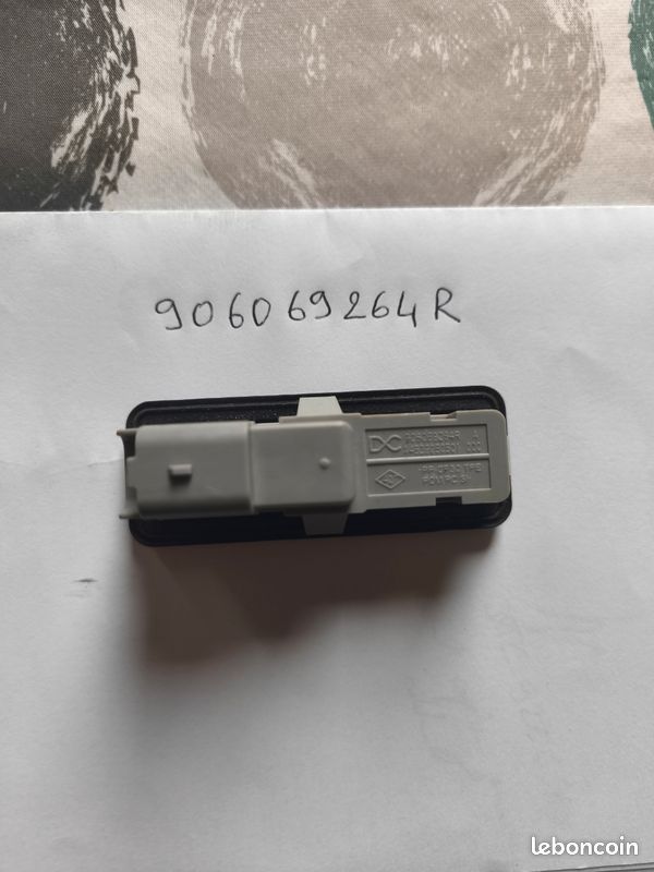 ACTIONNEUR DE HAYON 906069264R DACIA SANDERO 2 Phase 2 (02/2017) / NE