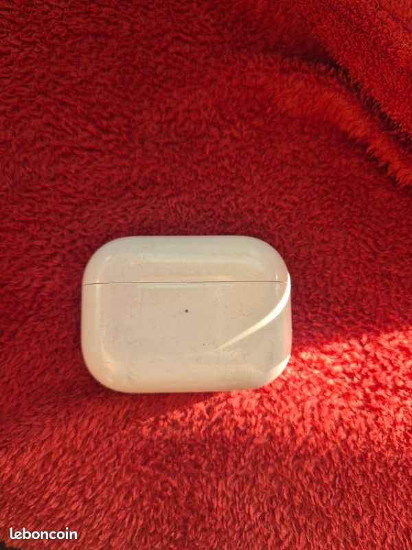 Air pods pro 1 (image 1)
